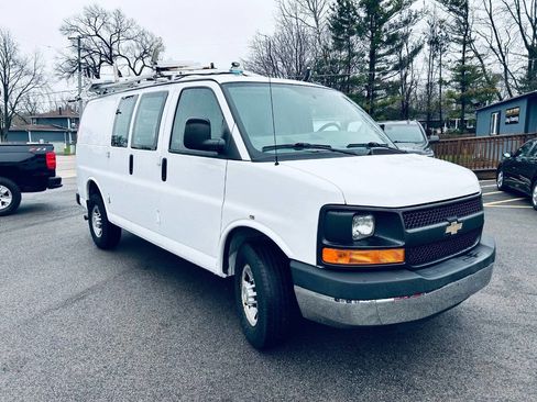 Used 2015 Chevrolet Express 2500 RWD image 2
