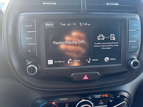 Used 2025 Kia Soul LX w/ LX Technology Package FWD image 20