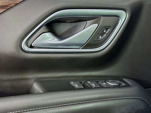 Used 2022 Chevrolet Suburban LS w/ Driver Alert Package image 19