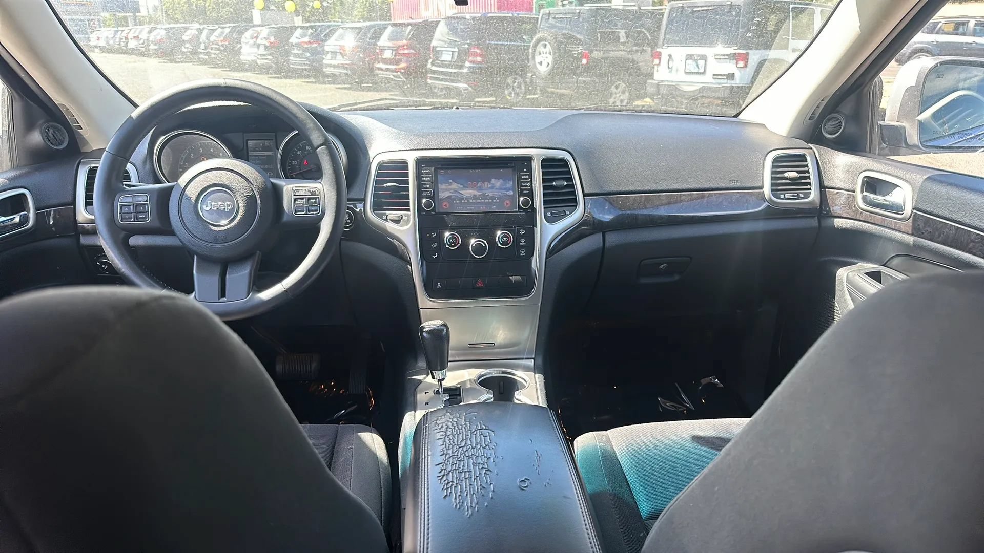 Used 2011 Jeep Grand Cherokee Laredo AWD/4WD image 8