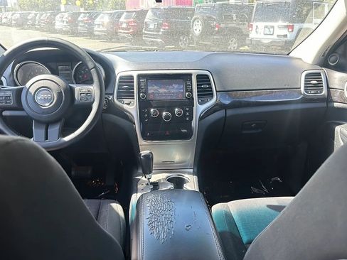 Used 2011 Jeep Grand Cherokee Laredo AWD/4WD image 8
