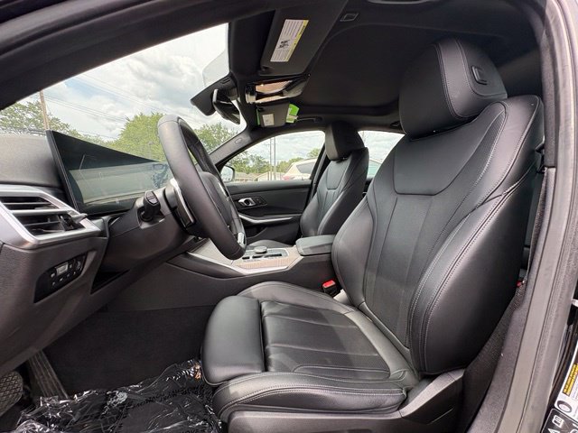 Used 2025 BMW 330i xDrive Sedan AWD/4WD image 16