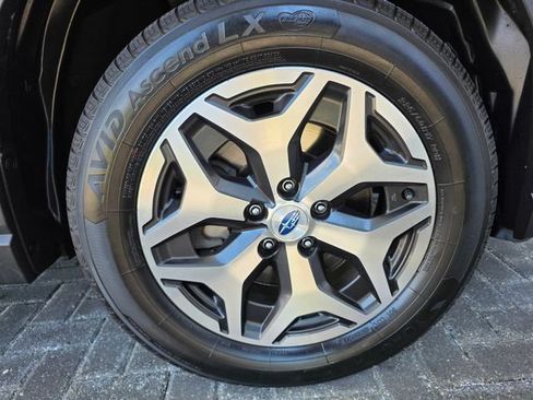 Used 2022 Subaru Forester Premium AWD/4WD image 7