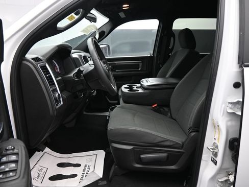 Used 2024 RAM 1500 Warlock RWD image 9