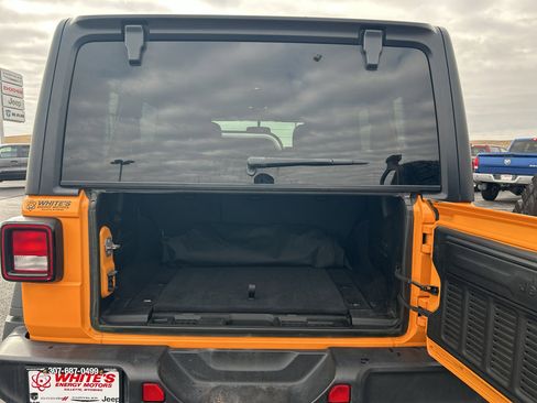 Used 2021 Jeep Wrangler Unlimited Rubicon w/ Cold Weather Group image 11