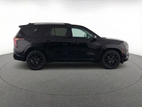 Used 2025 Chevrolet Traverse RS AWD/4WD image 8