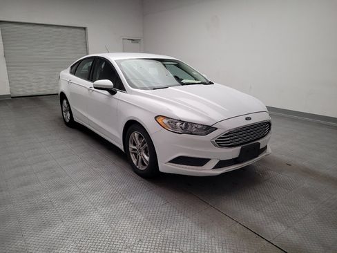 Used 2018 Ford Fusion SE w/ Fusion SE Technology Package FWD image 13