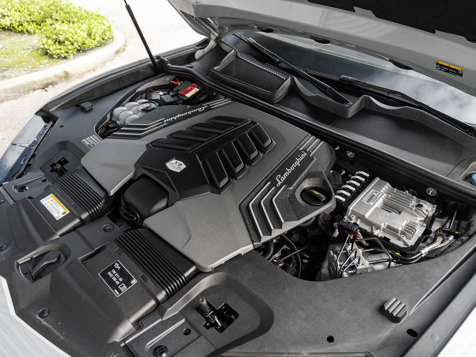Used 2022 Lamborghini Urus AWD/4WD image 29