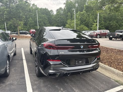 Used 2023 BMW X6 M50i w/ Dynamic Handling Package AWD/4WD image 9