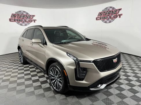Used 2025 Cadillac XT4 Sport FWD image 9