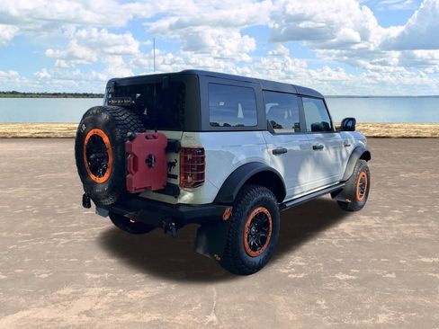 Used 2022 Ford Bronco Badlands w/ Sasquatch Package AWD/4WD image 4