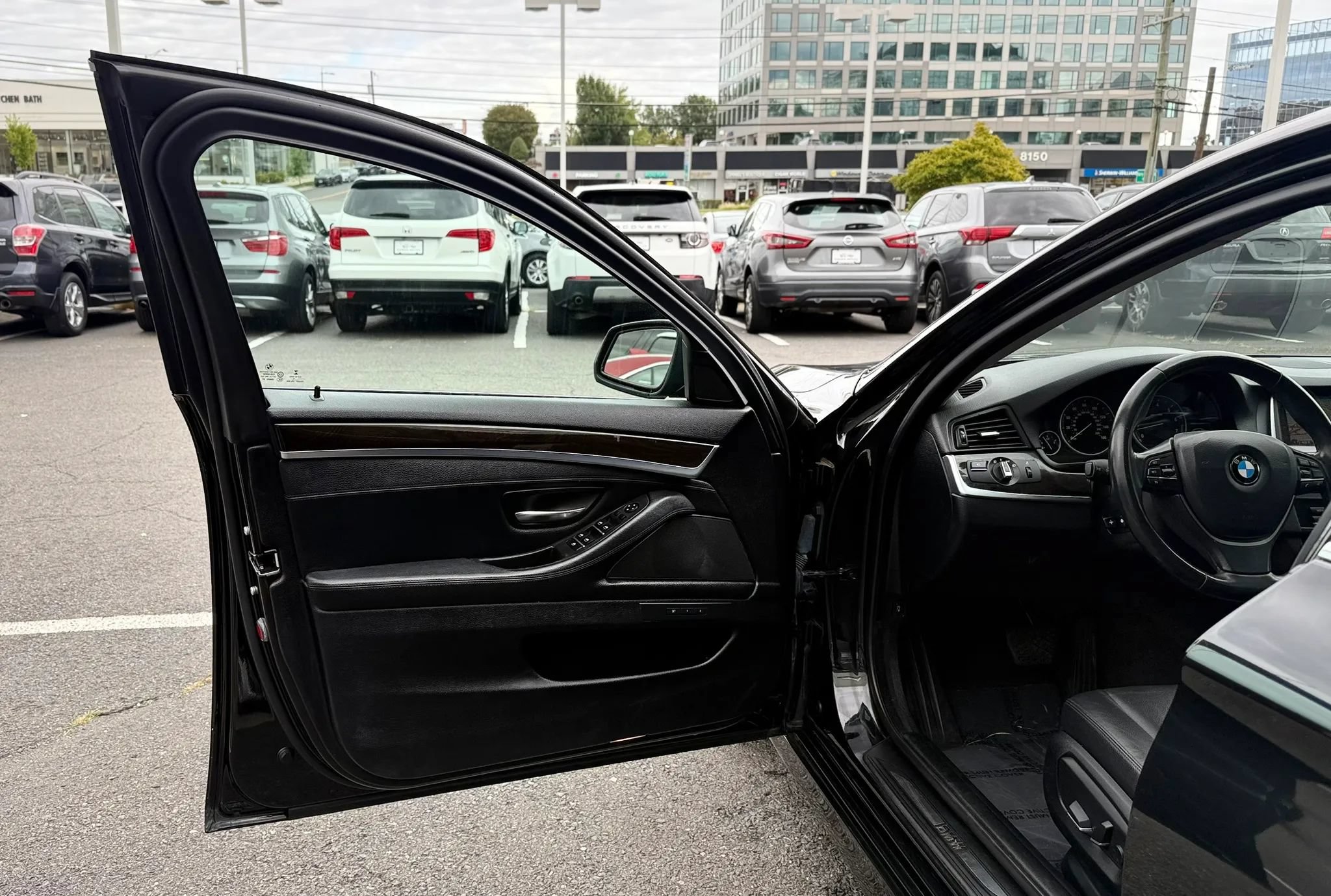 Used 2015 BMW 528i xDrive Sedan AWD/4WD image 9