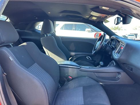 Used 2022 Dodge Challenger GT image 29