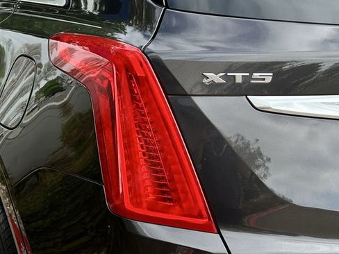 Used 2018 Cadillac XT5 FWD image 8