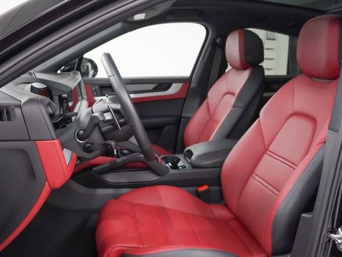 New 2025 Porsche Cayenne S image 5