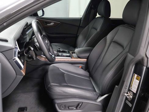 Used 2020 Audi Q8 Prestige w/ Prestige Package AWD/4WD image 5