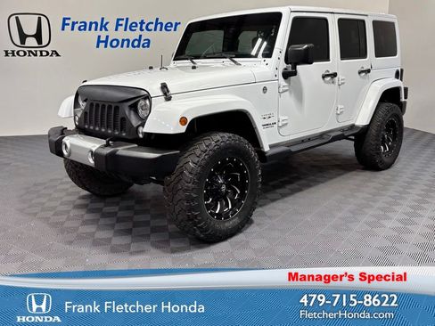 Used 2017 Jeep Wrangler Unlimited Sahara w/ Connectivity Group AWD/4WD image 1