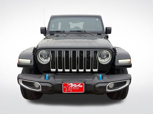 Used 2023 Jeep Wrangler Unlimited Sahara w/ Cold Weather Group AWD/4WD image 2