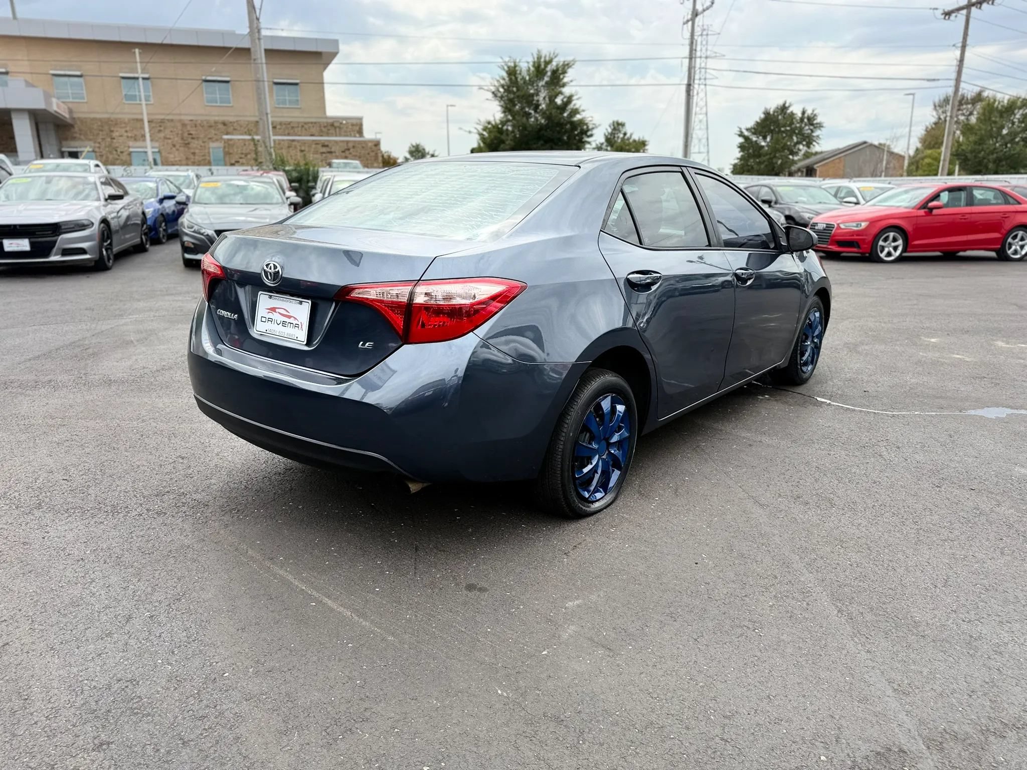 Used 2019 Toyota Corolla LE FWD image 3