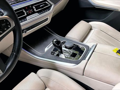 Used 2022 BMW X5 xDrive40i w/ M Sport Package AWD/4WD image 16