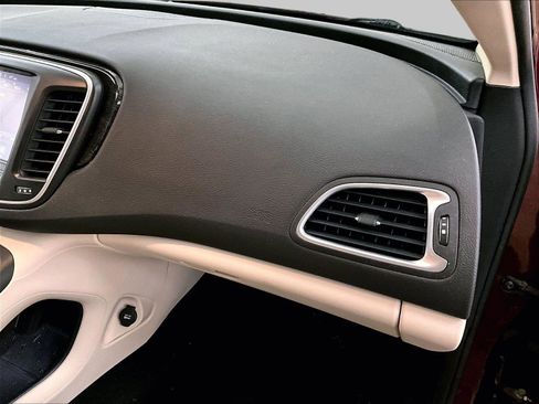 Used 2016 Chrysler 200 C image 15