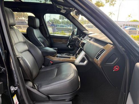 Used 2019 Land Rover Range Rover HSE AWD/4WD image 16
