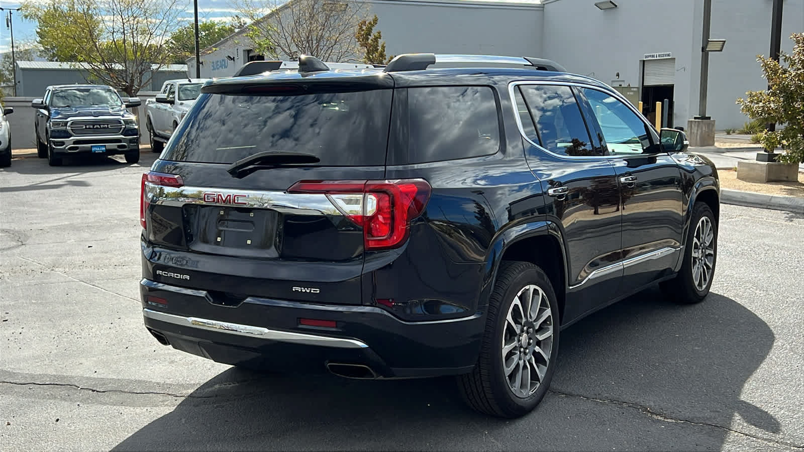 Used 2022 GMC Acadia Denali w/ Denali Ultimate Package AWD/4WD image 5