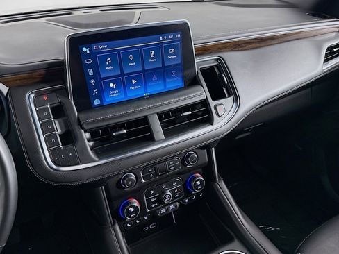 Used 2023 Chevrolet Suburban Premier image 20