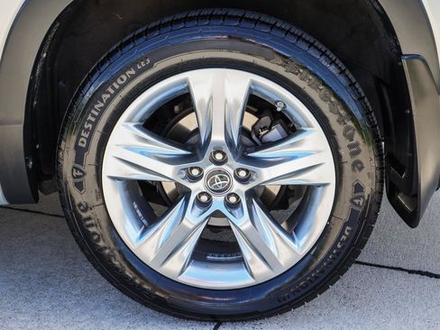 Used 2017 Toyota Highlander Limited AWD/4WD image 27