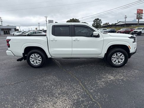 Used 2024 Nissan Frontier SV w/ SV Convenience Package image 5