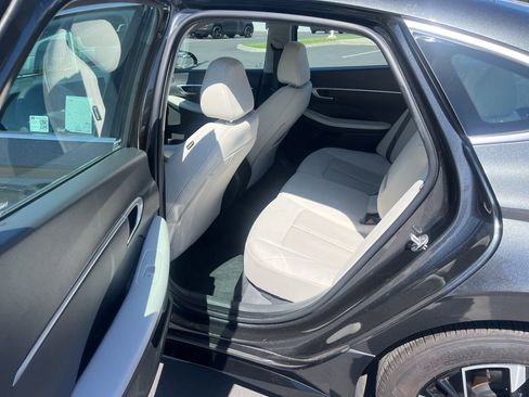 Used 2025 Hyundai Sonata SEL FWD image 18