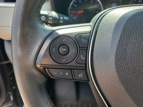 Used 2022 Toyota RAV4 XLE Premium FWD image 20