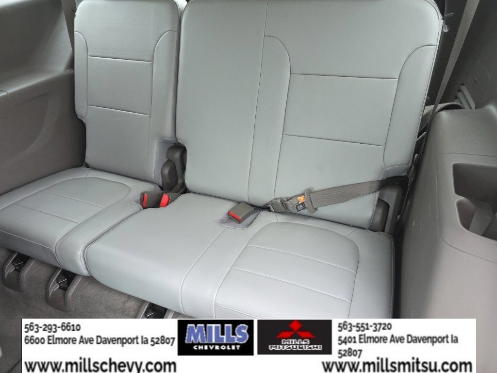 Used 2018 Chevrolet Traverse Premier AWD/4WD image 18