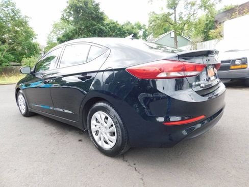 Used 2017 Hyundai Elantra SE FWD image 3