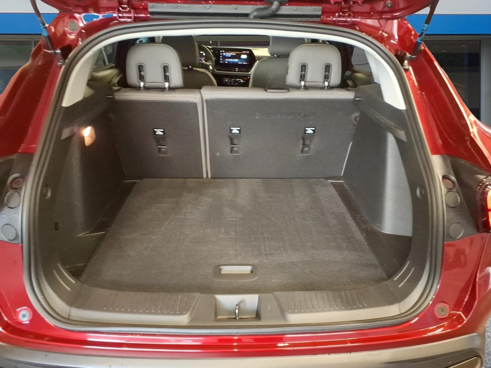 Used 2024 Chevrolet Trax ACTIV w/ Sunroof Package FWD image 5