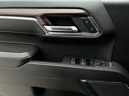 Used 2025 Chevrolet Silverado 1500 LT image 27