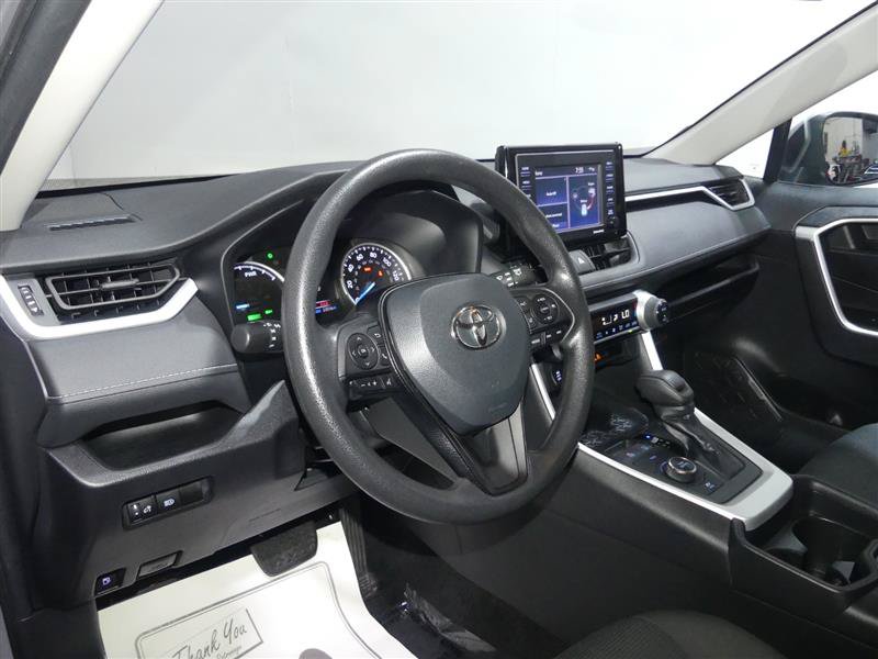 Used 2021 Toyota RAV4 LE AWD/4WD image 23