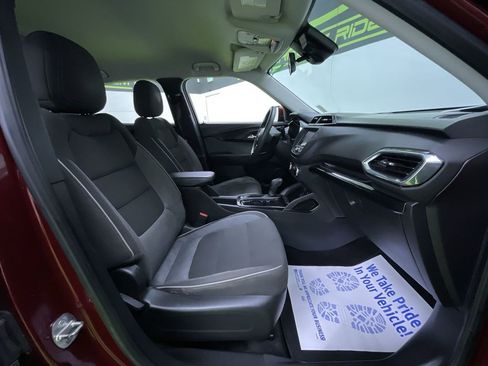 Used 2022 Chevrolet TrailBlazer LT w/ LPO, Blackout Package image 28