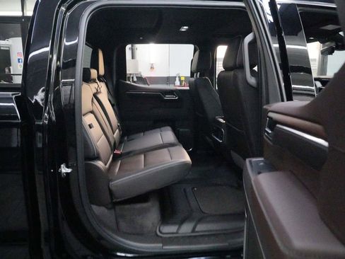 Used 2025 GMC Sierra 1500 Denali w/ Denali Reserve Package AWD/4WD image 34