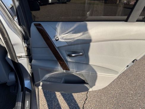 Used 2007 BMW 525xi Sedan image 22