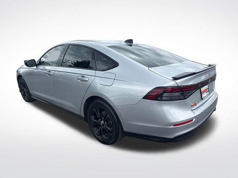Certified 2025 Honda Accord SE image 3