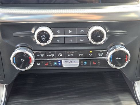 Used 2024 Ford F150 Lariat AWD/4WD image 25