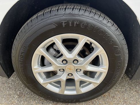 Used 2023 Chevrolet Equinox LS image 49