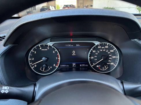 Used 2025 Nissan Altima 2.5 SV FWD image 41