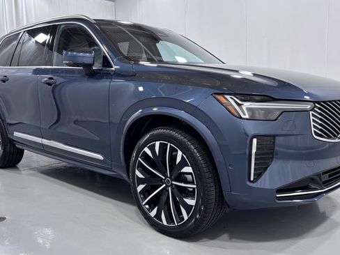 Certified 2026 Volvo XC90 B6 Plus AWD/4WD image 4