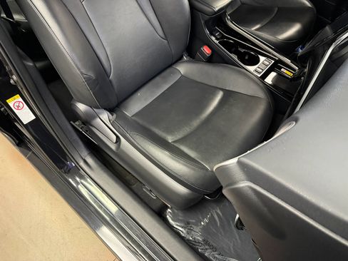 Used 2020 Toyota Prius Prime XLE FWD image 21