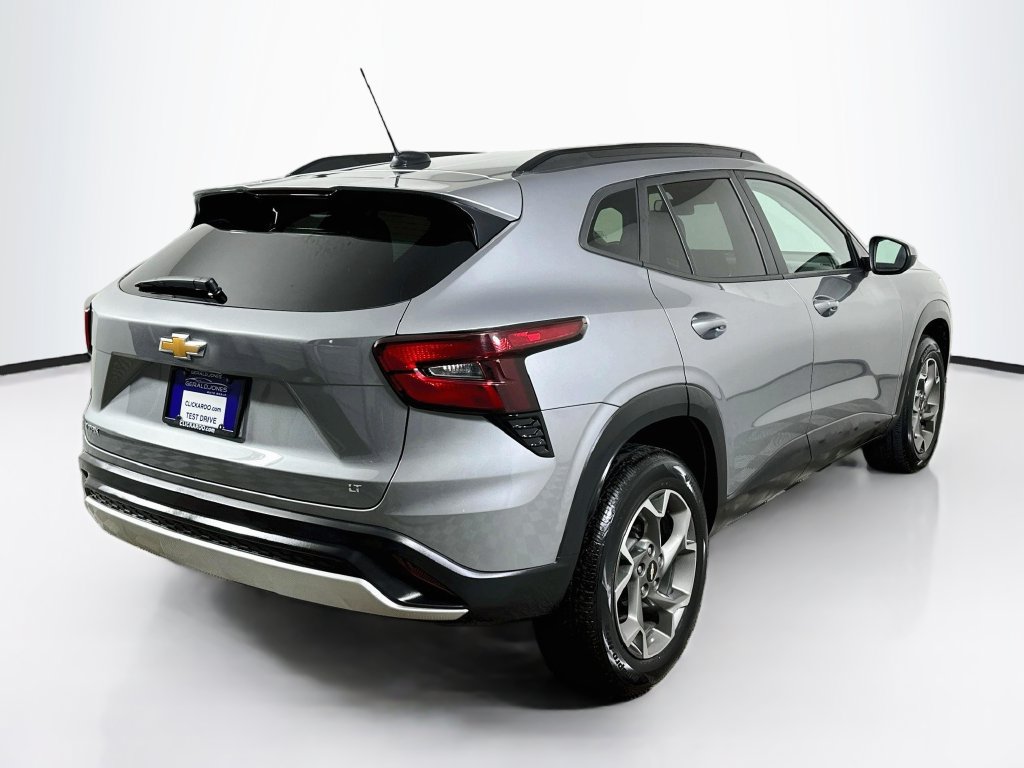 Used 2025 Chevrolet Trax LT w/ LT Convenience Package FWD image 7