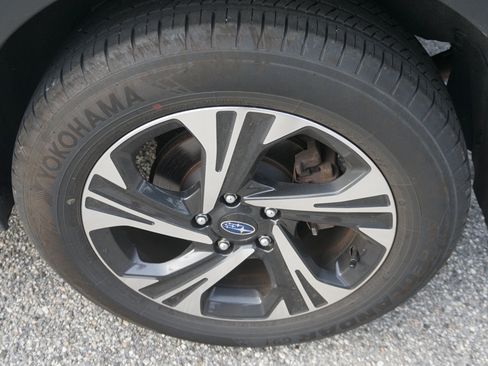 Used 2024 Subaru Crosstrek 2.0i Premium AWD/4WD image 9