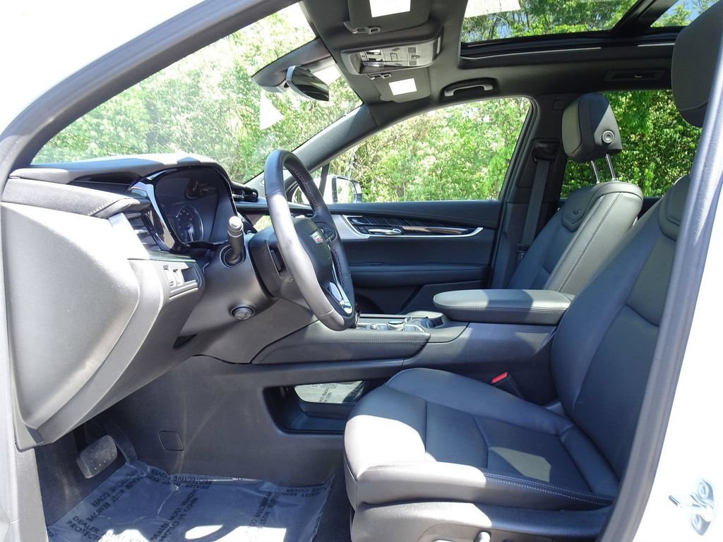 Certified 2025 Cadillac XT6 Premium Luxury w/ LPO, Floor Liner Package AWD/4WD image 7