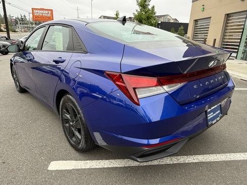 Certified 2023 Hyundai Elantra SEL FWD image 3